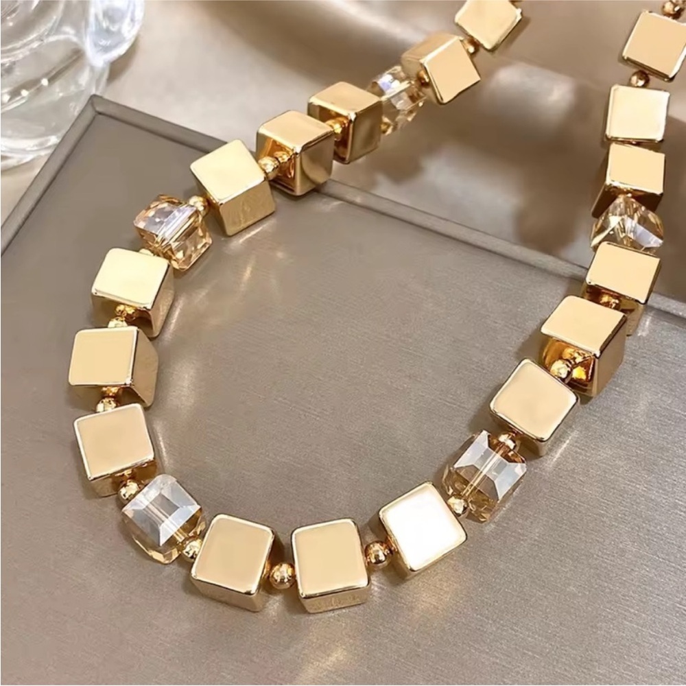 Luxury Cube Gold and Crystal Necklace - Picture 5 of 9